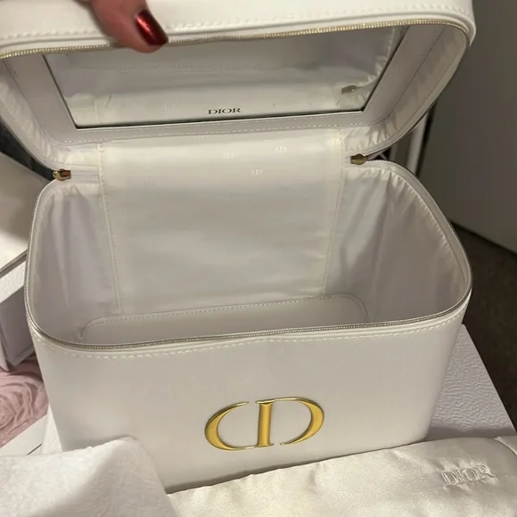 DiorVanity Case—Headband-Towel- Full Size Hyalushot - Picture 3 of 16